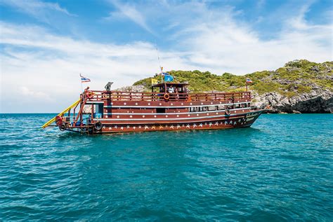 Angthong Marine Park Islands Boat Tour Koh Phangan Thailand