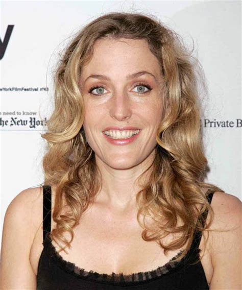 Gillian Anderson Long Wavy Hairstyle Hairstyles