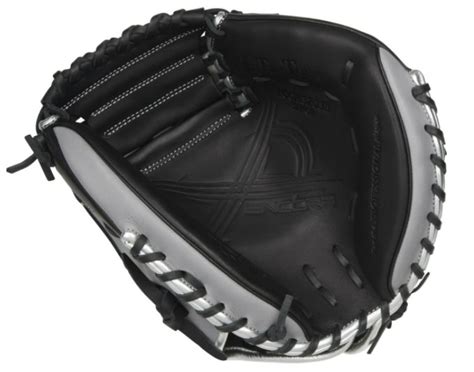 Best Youth Catchers Mitt [2024 Season] - See Our Picks Here!