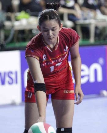 10 Hot Sexy Maya Indri Sari Bikini Pics