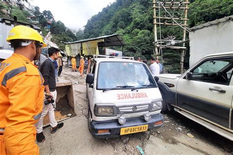 India Crolla Ponte Ferroviario In Costruzione Morti Asia Ansa It