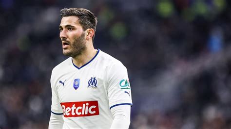 Om Sead Kolasinac Victime Dun Cambriolage Sa Femme Et Sa Fille