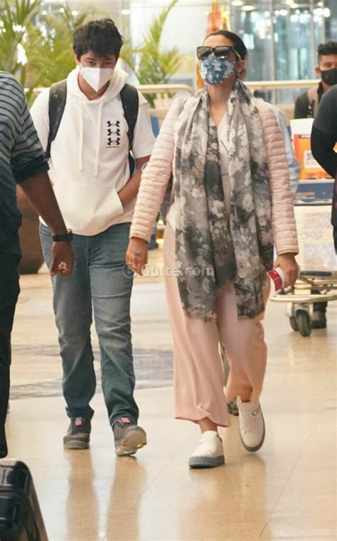 Pics: Mahesh Babu With Family At Hyderabad Airport