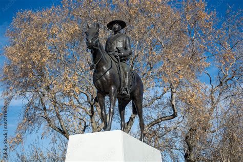 Monument - Statue of Historic Figure on Horse in Park Stock Photo | Adobe Stock