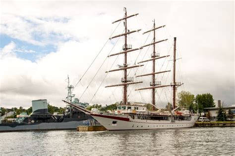 Sailing ship, Le Quy Don editorial stock image. Image of moored - 59613039