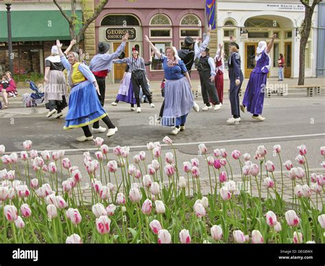 2025 Tulip Festival Holland Michigan - Dora Jolene