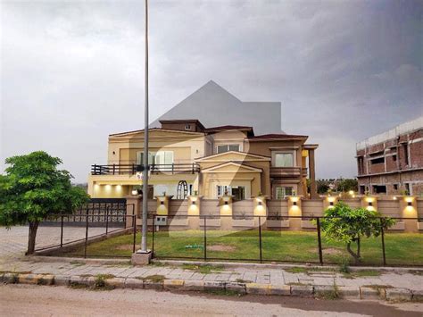 2 Kanal Brand New Luxurious Bungalow For Sale Bahria Town Phase 8