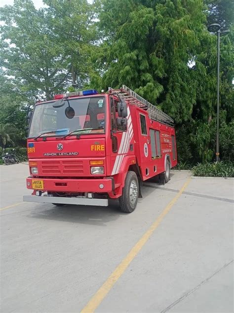 Fire Fighting Vehicles - Fire Engine Latest Price, Manufacturers ...