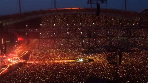 Coldplay Fix You Manchester Etihad Stadium Youtube