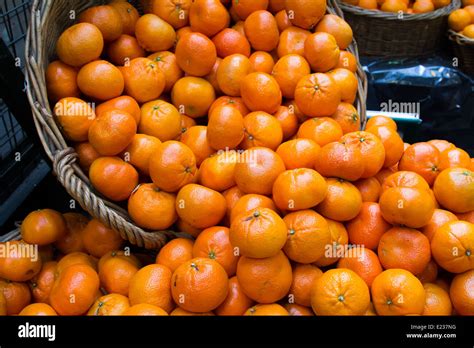 Fruit Of Tangerine Hi Res Stock Photography And Images Alamy