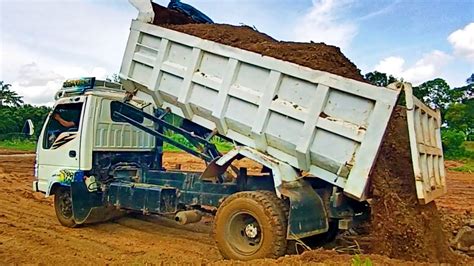 Dump Truk Jomplang Mobil Truk Pengangkut Tanah Timbunan Jomplang