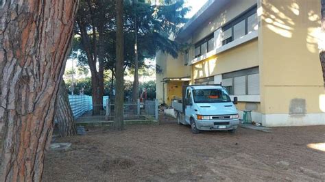 Riccione Al Via La Demolizione Della Scuola Catullo