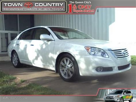 Blizzard White Pearl Toyota Avalon Limited Photo