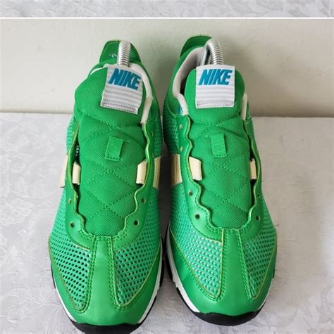 Retro Nike Sneakers Gem