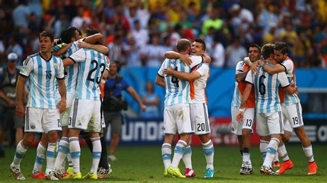 Pablo Zabaleta (C) and Sergio Aguero of Argentina hug as they celebrate | Pablo zabaleta ...