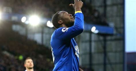 Everton Bournemouth Lukaku Goes Wild To Top Epl Scoring Charts