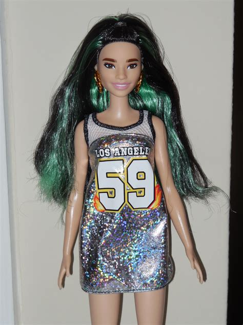 Veni Vidi Dolli: REVIEW: Barbie Fashionistas 107, 108 and 110