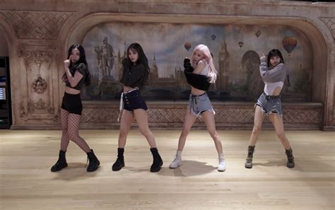 BLACKPINK Tampilkan Kemampuan Menari Mereka Dalam Video Dance Practice