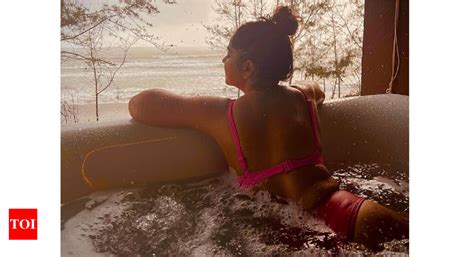 Anara Gupta Raises The Oomph Factor In A Pink Bikini Bhojpuri Movie News Times Of India