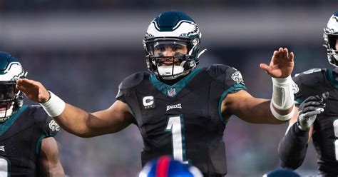 Eagles’ Jalen Hurts Makes NFL History With Rushing Touchdown vs. Giants ...