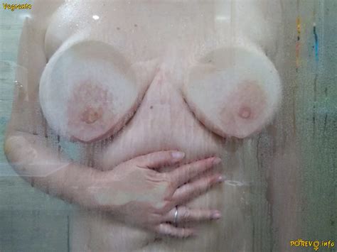 Private Pics Mature душ соски грудь Porn Pic
