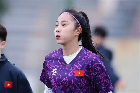 Hot girl U20 nữ Việt Nam tập tới 29 Tết chờ đấu Trung Quốc Nhật Bản Báo VietnamNet