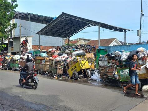 Bandung Terancam Tumpukan Sampah Republika Online