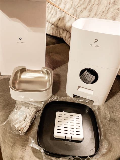 Petlibro 4L WiFi Controlled Automatic Cat Feeder - Our Honest Review » Cat Care Solutions