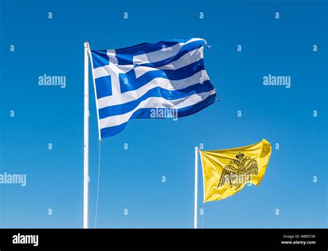 La Bandera Nacional De Grecia Y El Pabell N Bizantino Contra El Cielo