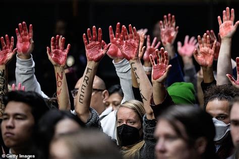 Israel Slams Oscars A Listers For Wearing Gaza Ceasefire Red Hand Pins