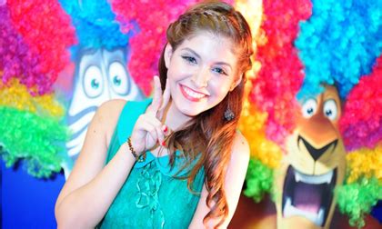 Ng M V P Nh Thi N Th N C A Hot Girl Andrea