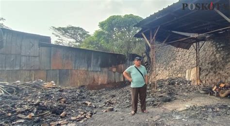 Lapak Barang Rongsokan Di Sawangan Depok Ludes Terbakar Kerugian