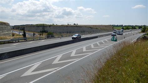 Catalogue des types de routes pour laménagement du réseau routier national