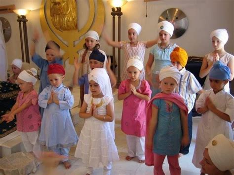 Sikh Kids - DesiComments.com