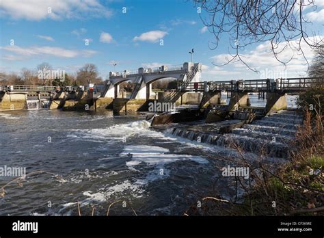 Teddington Lock Footbridge Hi Res Stock Photography And Images Alamy