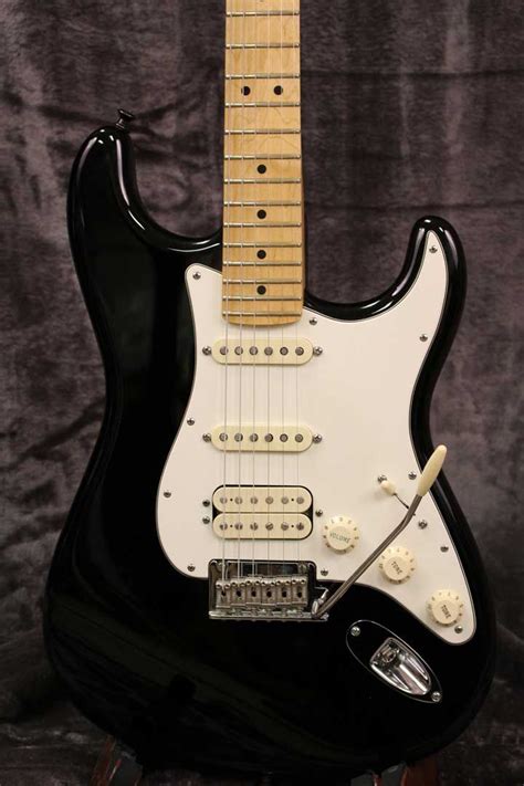 2014 Fender Stratocaster HSS Black > Guitars Electric Solid Body ...