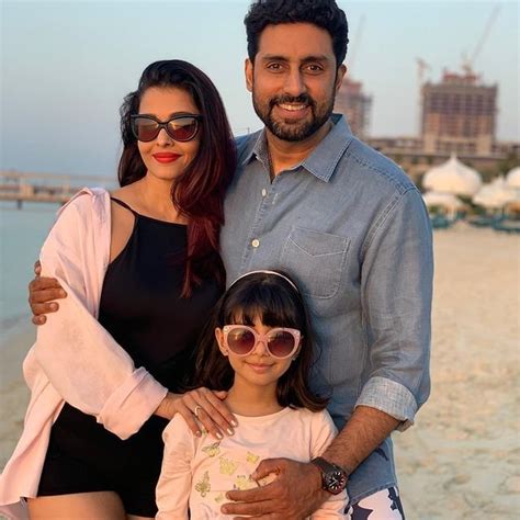 Abhishek Bachchan And Aishwarya Rai Along With Aaradhya Jet Off For A