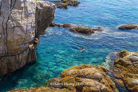 Harry 26492b 龍洞戲水 游泳 龍洞 龍洞岩場 水上活動 夏季 夏天 消暑 戲水 玩水 海洋 海岸 岩岸 東北角 東北角國家風景區 東北角暨宜蘭海岸國家風景區 新北市 貢寮區 貢寮