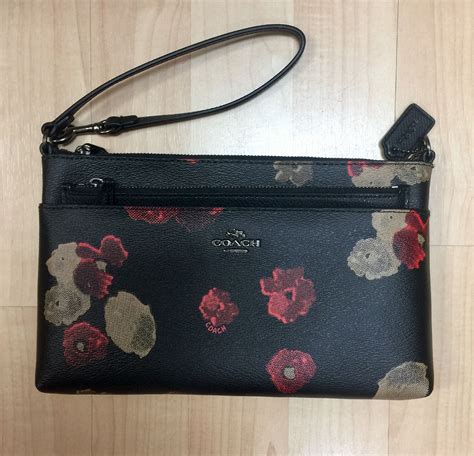 Coach floral wristlet Coach Floral, Safari, Wristlet, Bags, Fashion ...