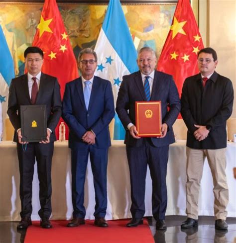 HONDURAS Y LA REPÚBLICA POPULAR DE CHINA FIRMAN CONVENIO POR 6 MIL 800