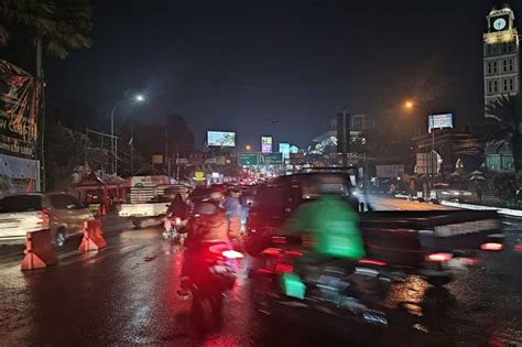 Hingga Malam Ini Jalur Puncak Bogor Masih Ramai Lancar