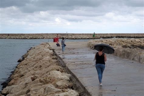 D A De Lluvia Y Nubes En El Puerto De D Nia Archivo J Vea