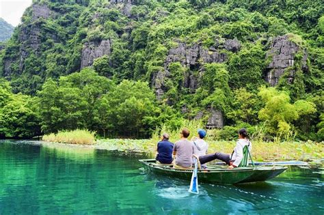 Ninh Binh Private Tour Hoa Lu Citadel Tam Coc Boat Trip Bich Dong