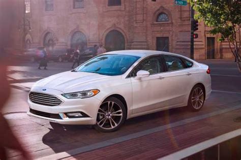 Used 2017 Ford Fusion Platinum Sedan Review Ratings Edmunds