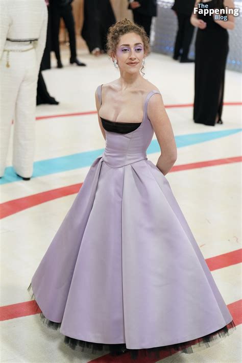 Micaela Diamond Flashes Her Nude Tits At The 2023 Costume Institute Benefit Gala In NYC 12