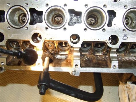 V70-II revisie LPG cilinderkop met lekke klep - JANTEC.NL