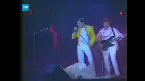 Queen One Vision Live In Paris Tv Report Bit Youtube