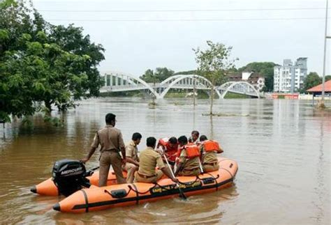 Kerala Floods Death Toll Mounts To 324 Over 2 Lakh Shifted To Relief