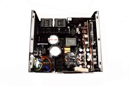 Chieftronic PowerPLAY Platinum 1050W Power Supply Unit Review