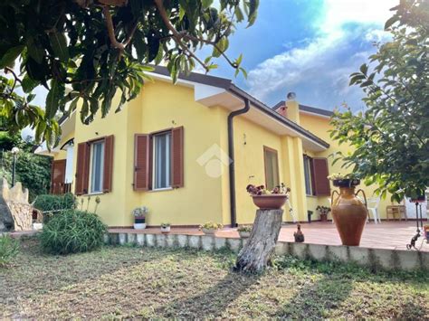 Vendita Villa A Schiera In Via Iv Novembre Diano Arentino Ottimo